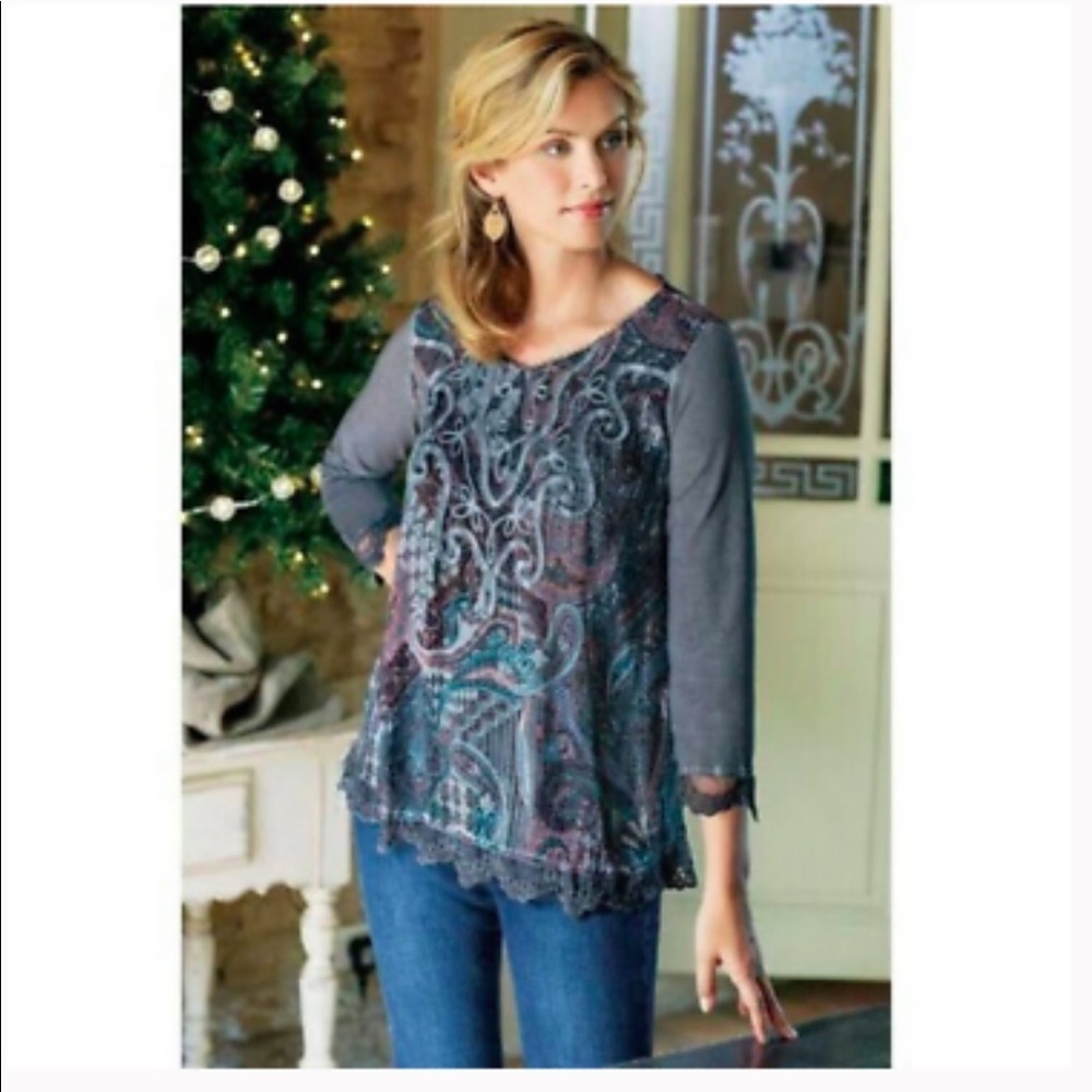 Soft Surroundings Womens Helena Gray Red
Gray  Lace Trim Tunic Top